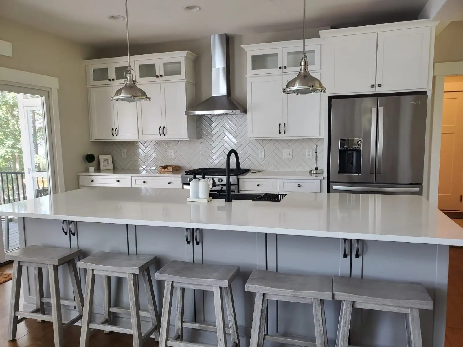A pristine and organized kitchen in an Airbnb, reflecting the high standards of Brighthouse Cleaners' professional Airbnb cleaning service.